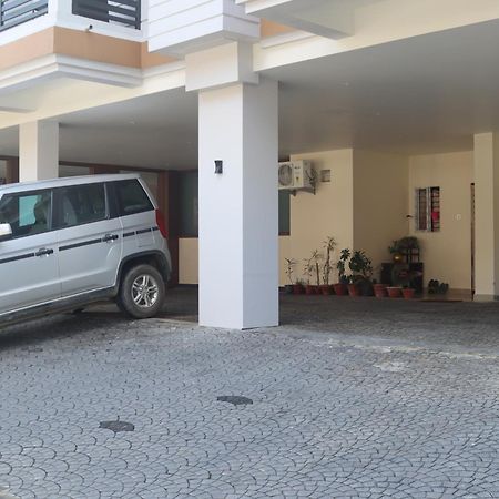 The Dibrugarh Address Hotel Luaran gambar