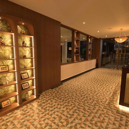 The Dibrugarh Address Hotel Luaran gambar