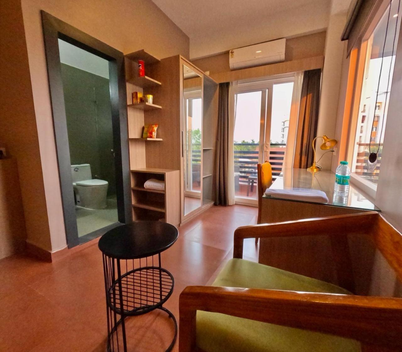 The Dibrugarh Address Hotel Luaran gambar