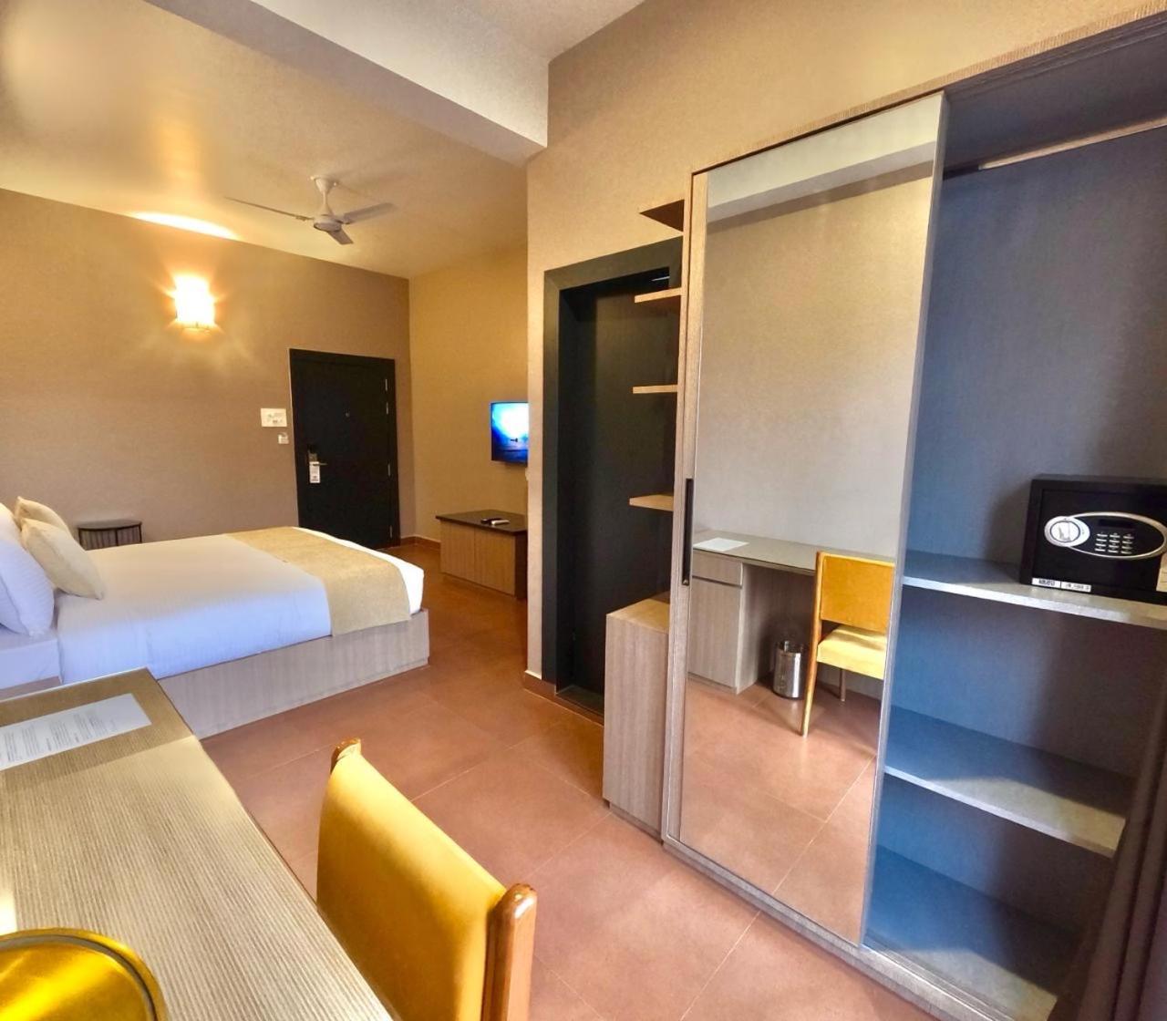 The Dibrugarh Address Hotel Luaran gambar