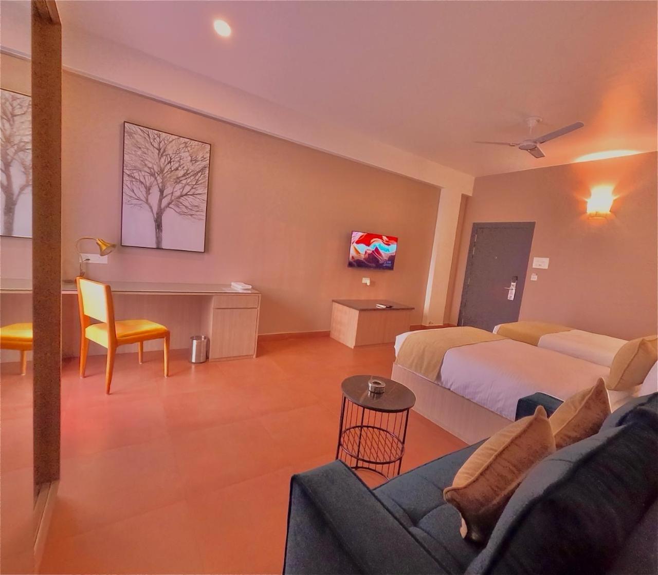 The Dibrugarh Address Hotel Luaran gambar