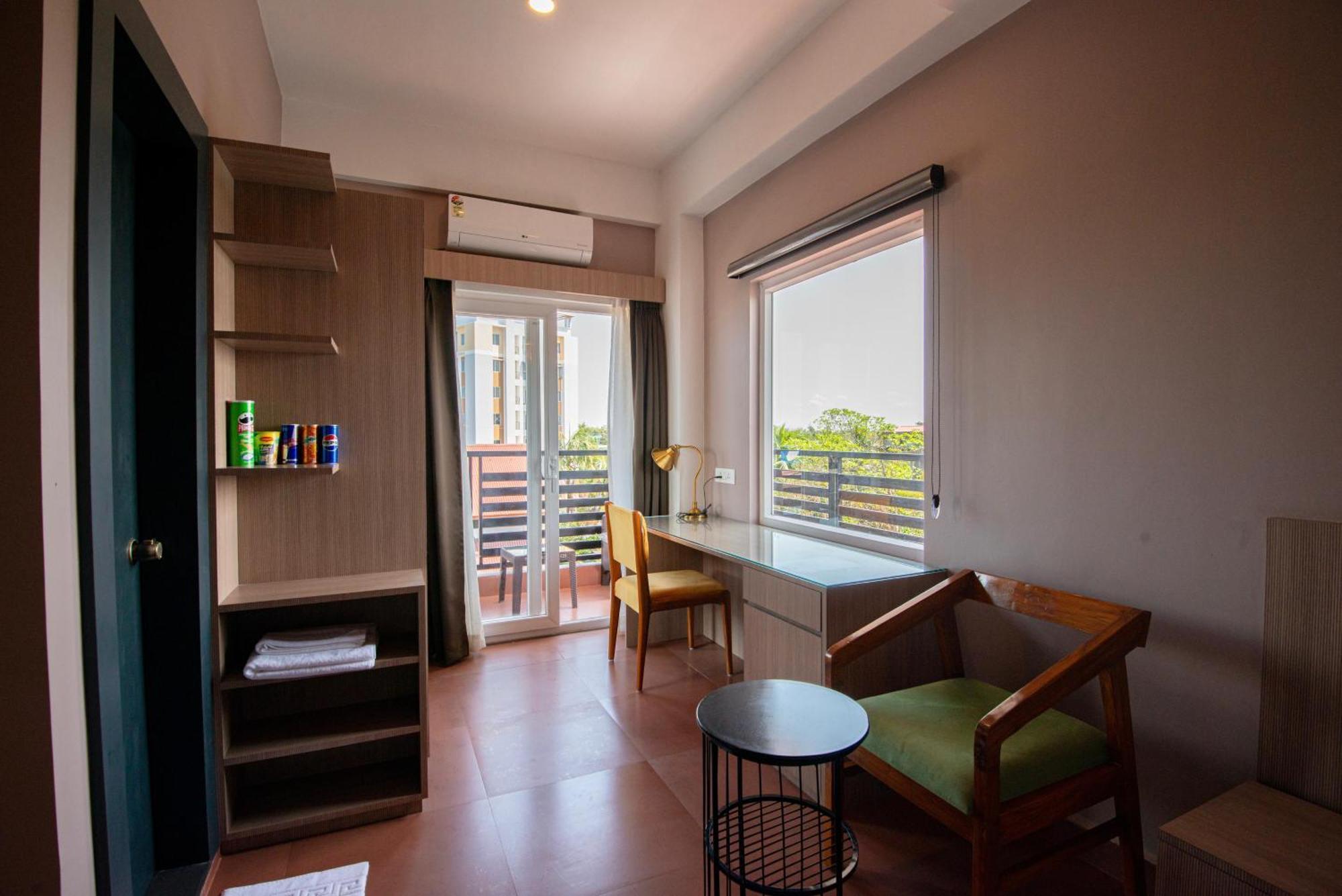 The Dibrugarh Address Hotel Luaran gambar