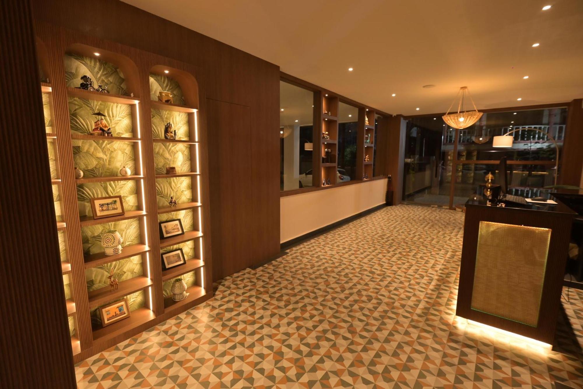 The Dibrugarh Address Hotel Luaran gambar